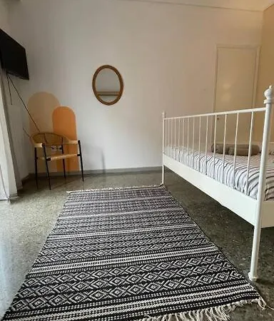 2 Mon-keys Apartment *