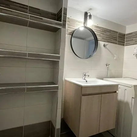 2 Mon-keys Apartament Saloniki