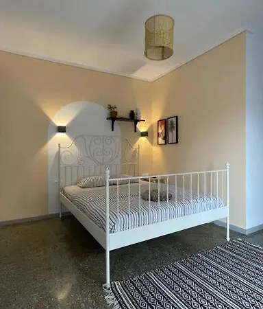 2 Mon-keys Apartment *