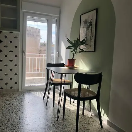 2 Mon-keys * Thessaloniki