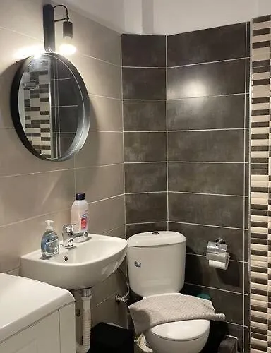 2 Mon-keys 公寓 塞萨洛尼基