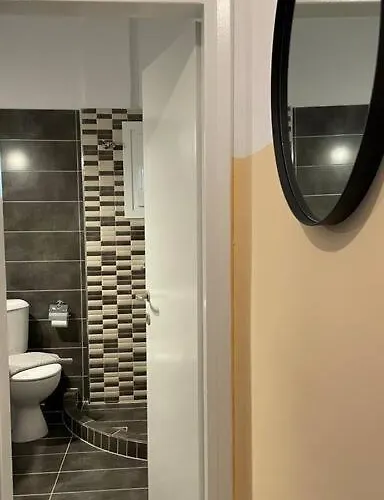 2 Mon-keys * Tessalónica