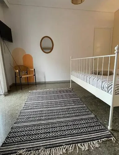 2 Mon-keys Apartment *