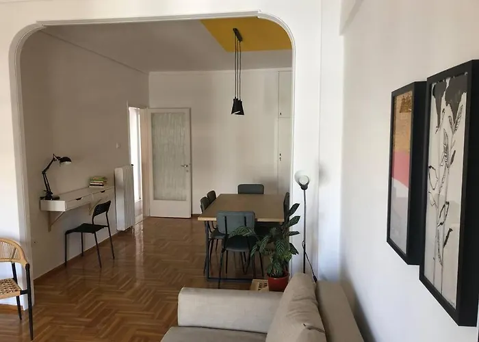 2 Mon-keys Apartment *